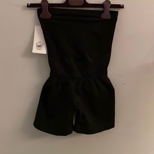 Blanqi maternity black biker shorts